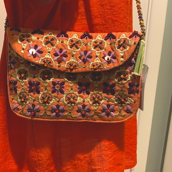 Cute fabric and bead purse - Picture 2 of 9